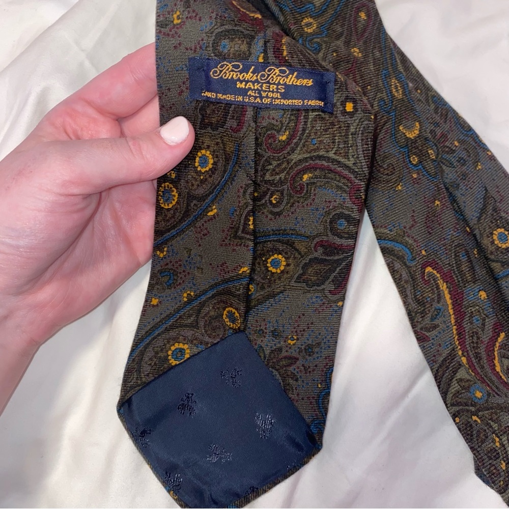 Brooks brothers makers all wool made in USA paisley tie